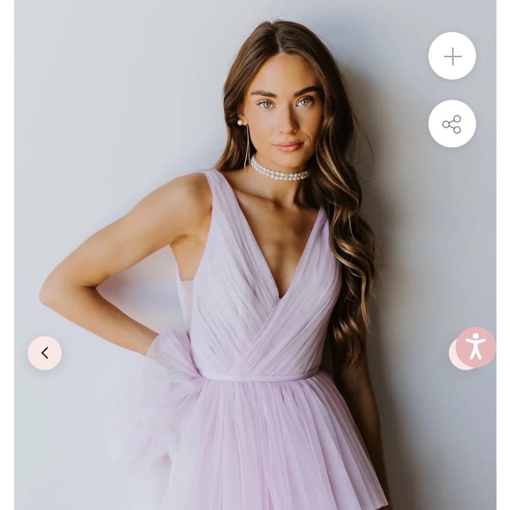 NWT Vella Modern Pearl Drop gold, untamed petals, sold out online - Picture 5 of 5